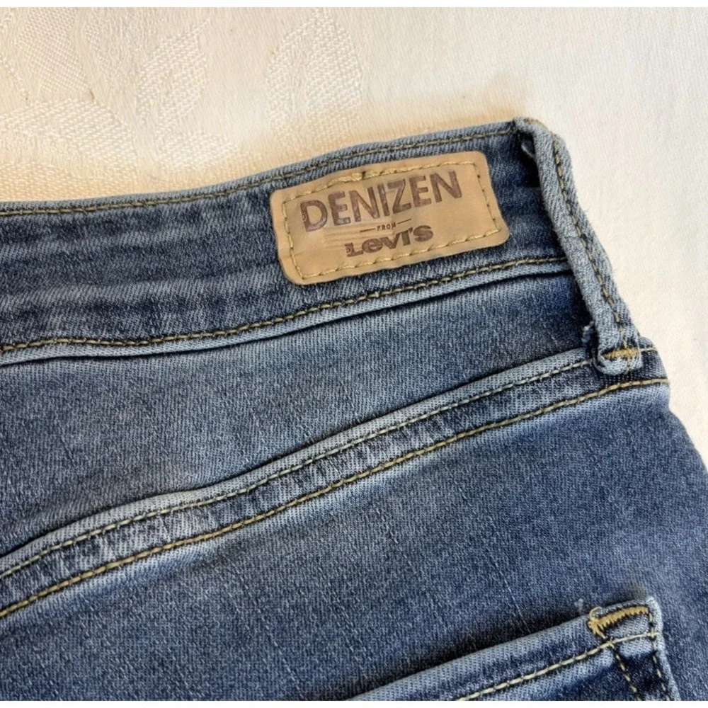 Levis Denizen Jean Shorts Womens Size 8 W29 High Rise Distressed Blue Denim